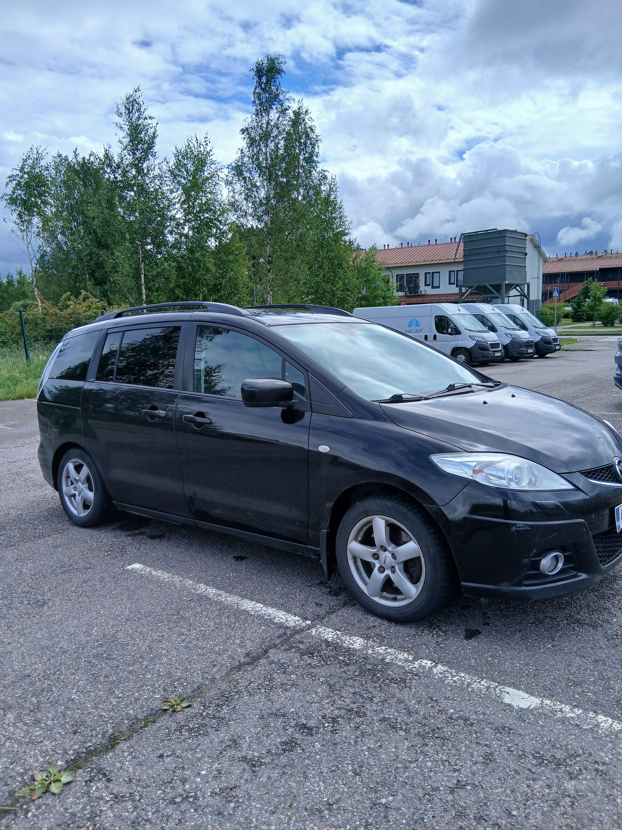 Image 2/18