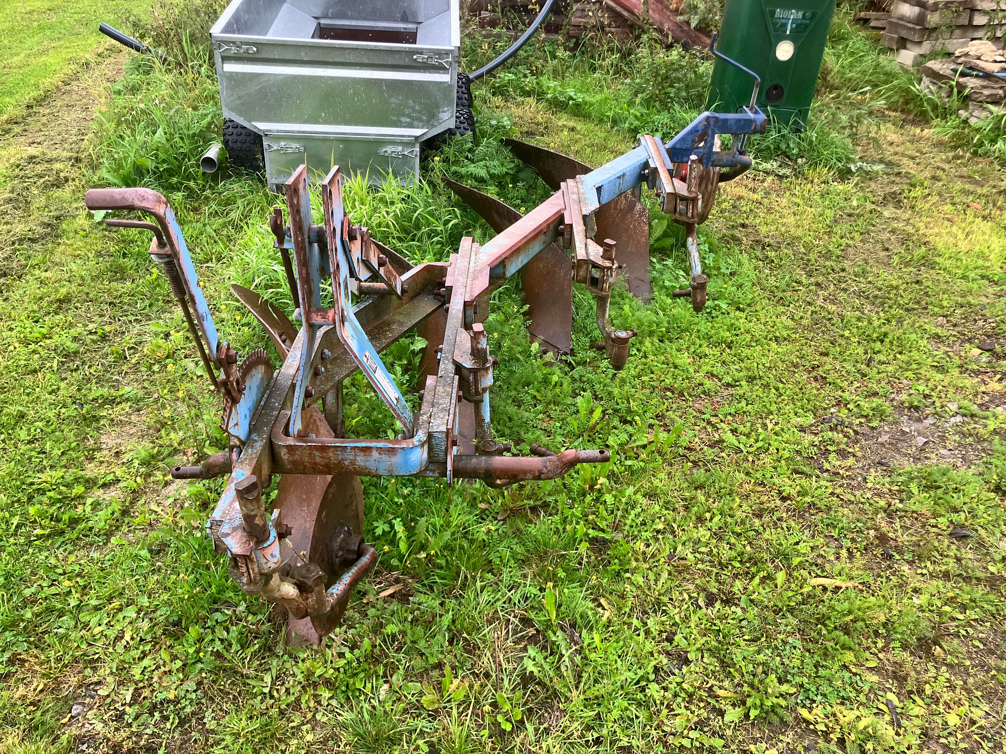 Image 3/4
