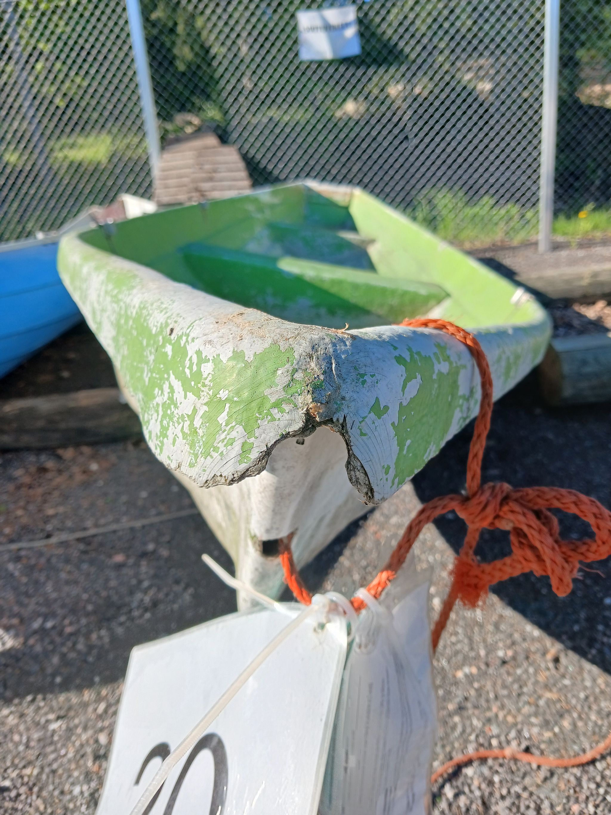Image 2/6
