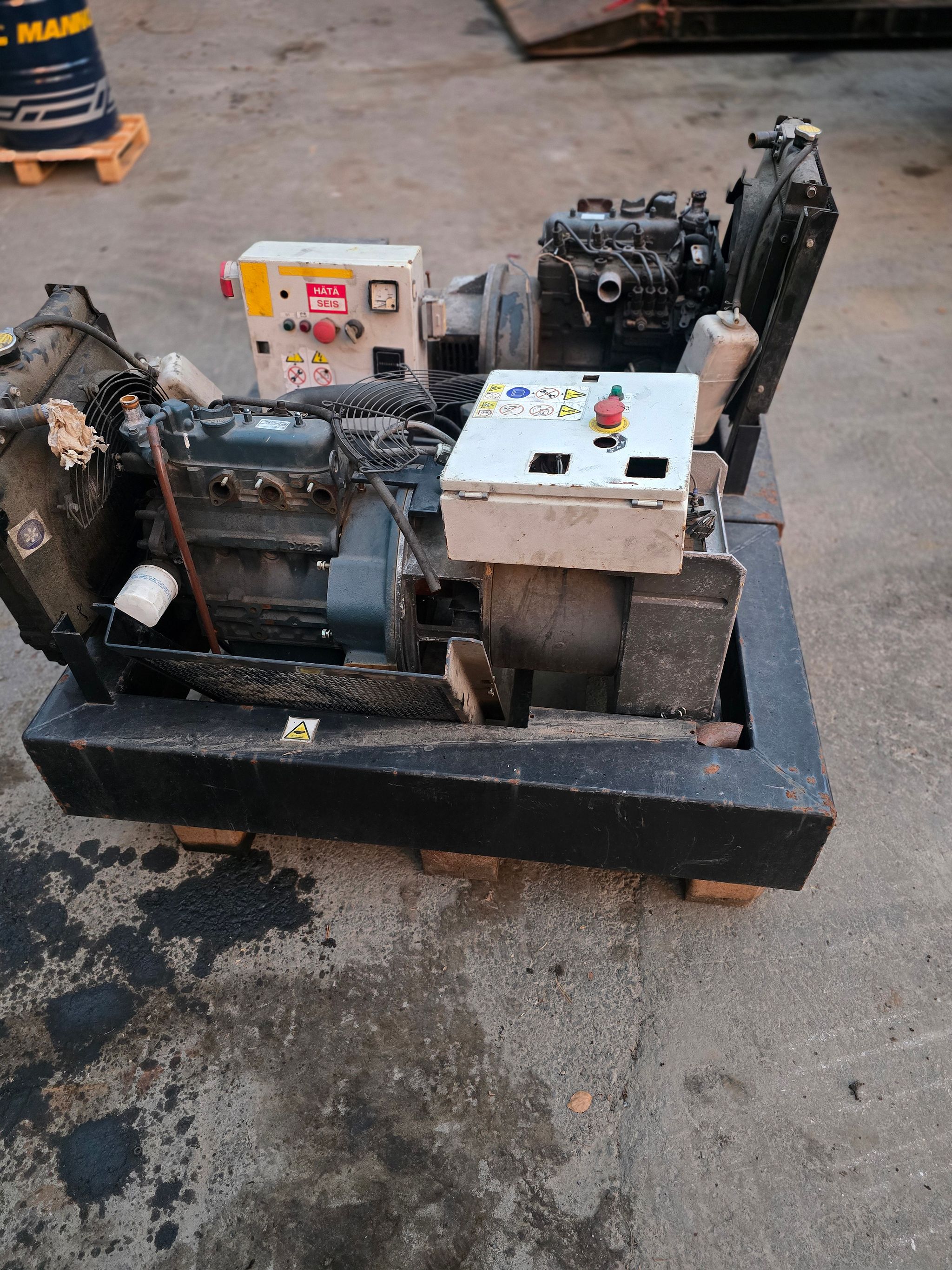 Image 3/8