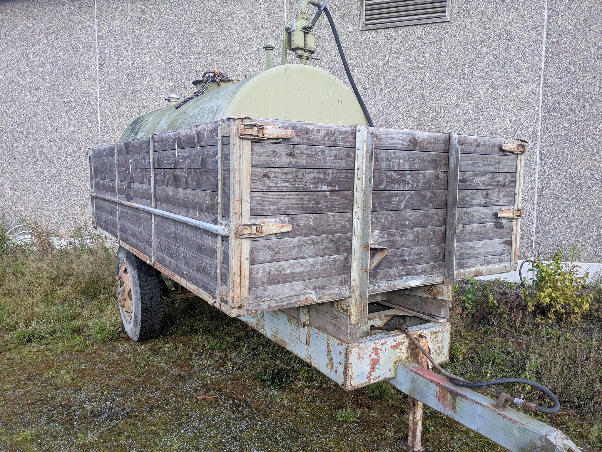 Image 6/7