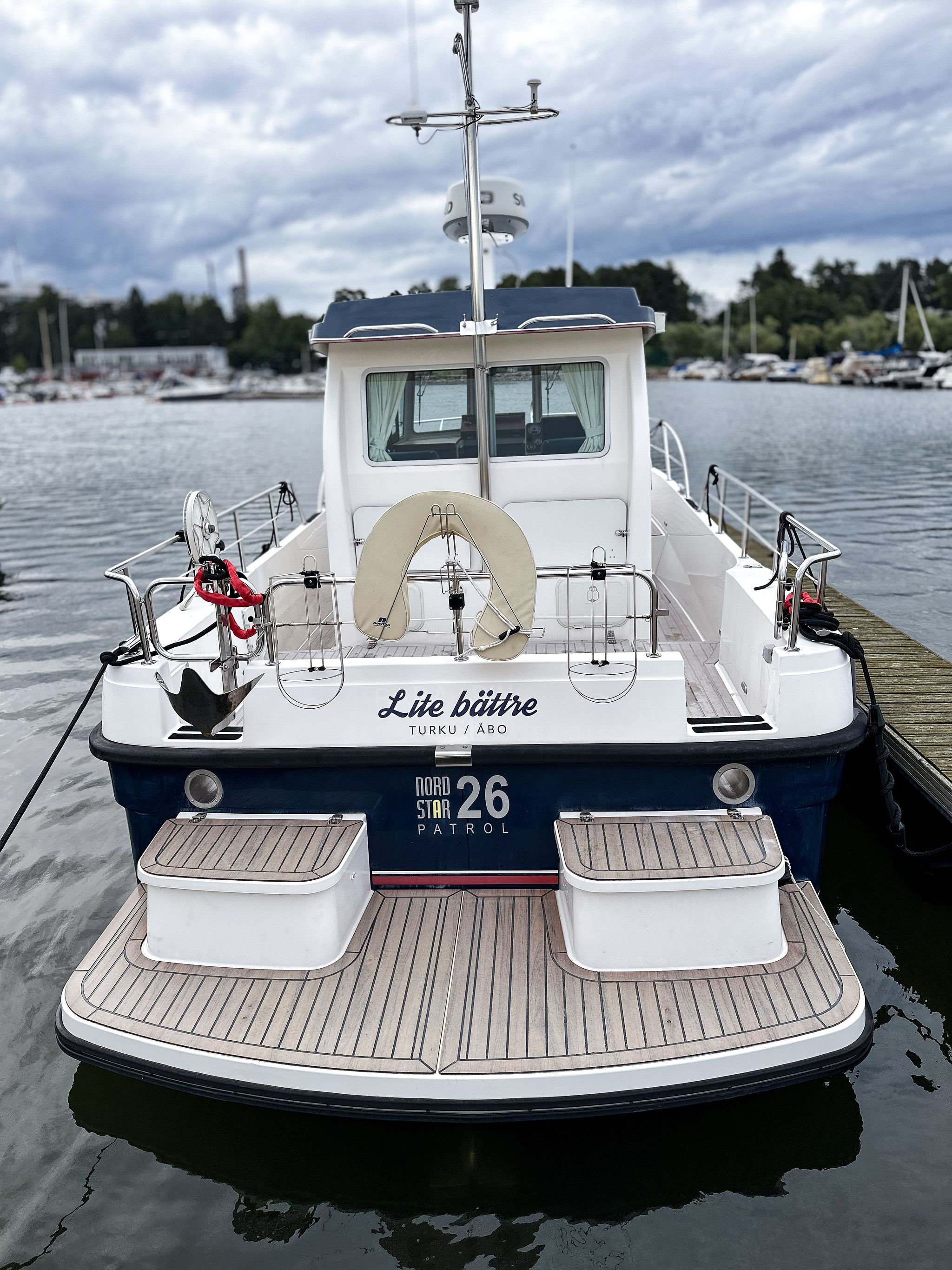 Image 8/33