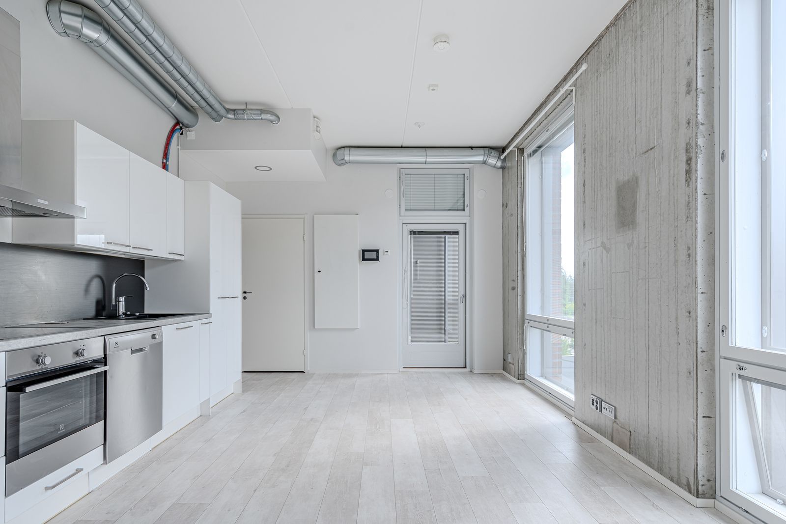 Image 14/21