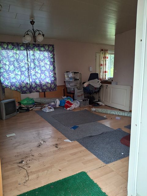 Image 4/25