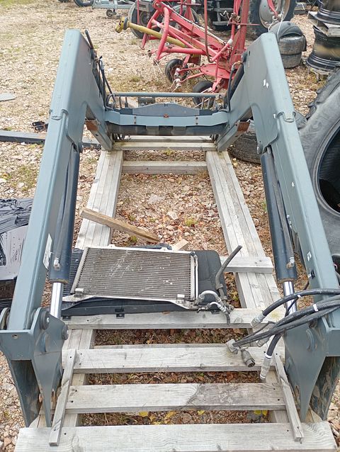 Image 4/6