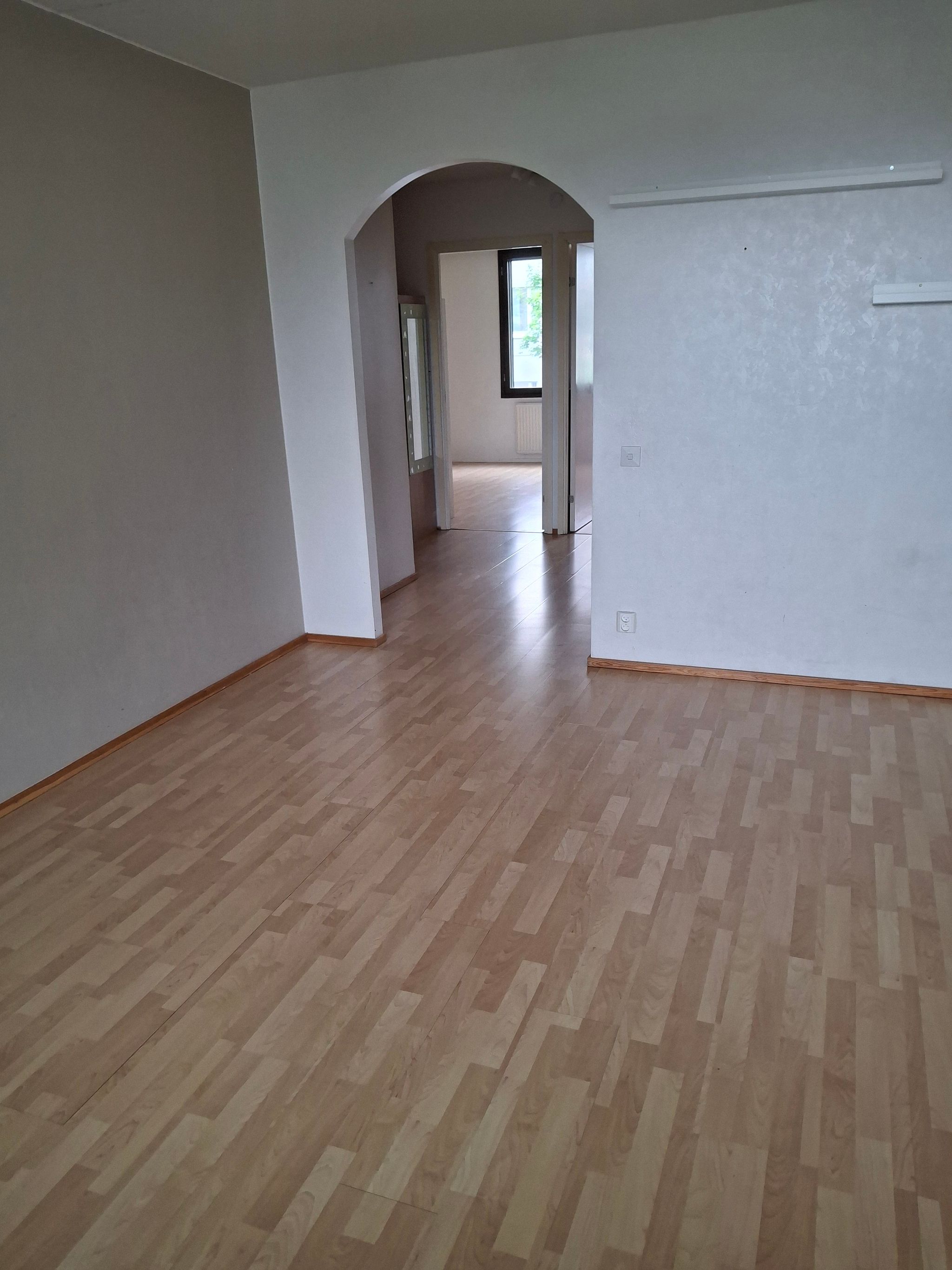 Image 5/12