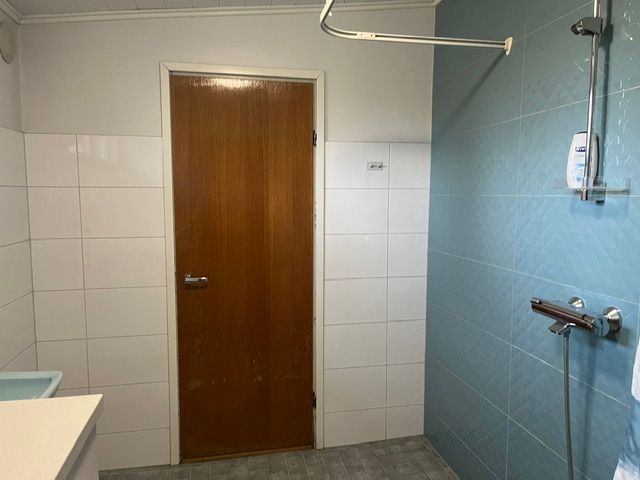 Image 11/42