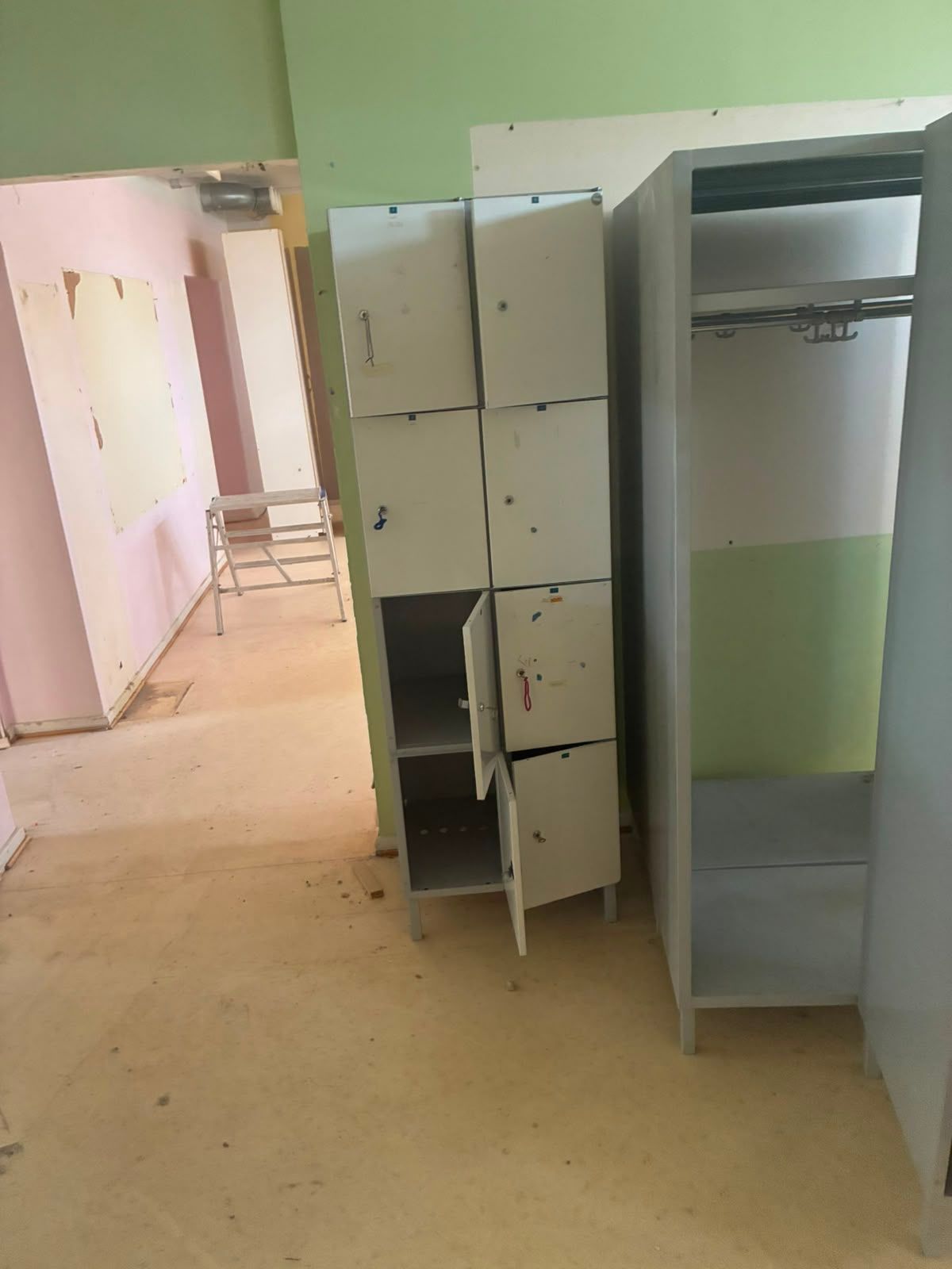 Image 11/13