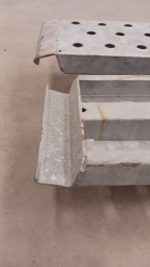 Image 4/4