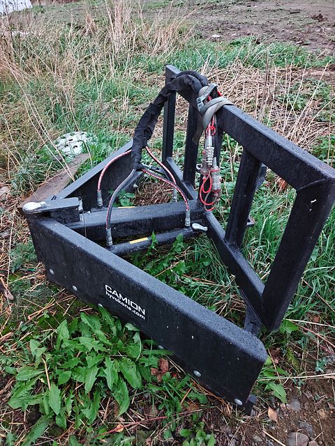 Image 2/3