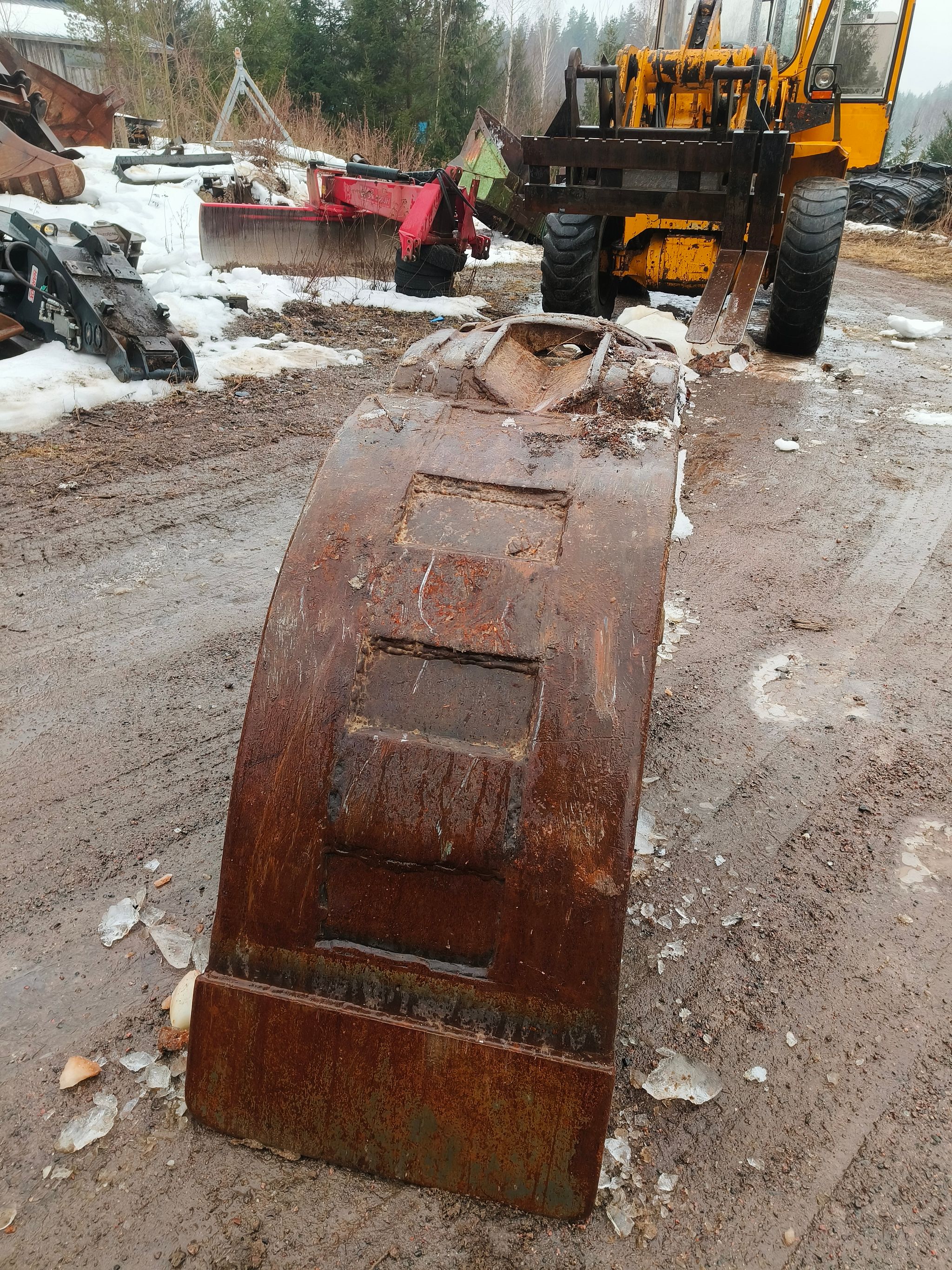 Image 2/5