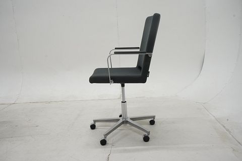 Image 7/10
