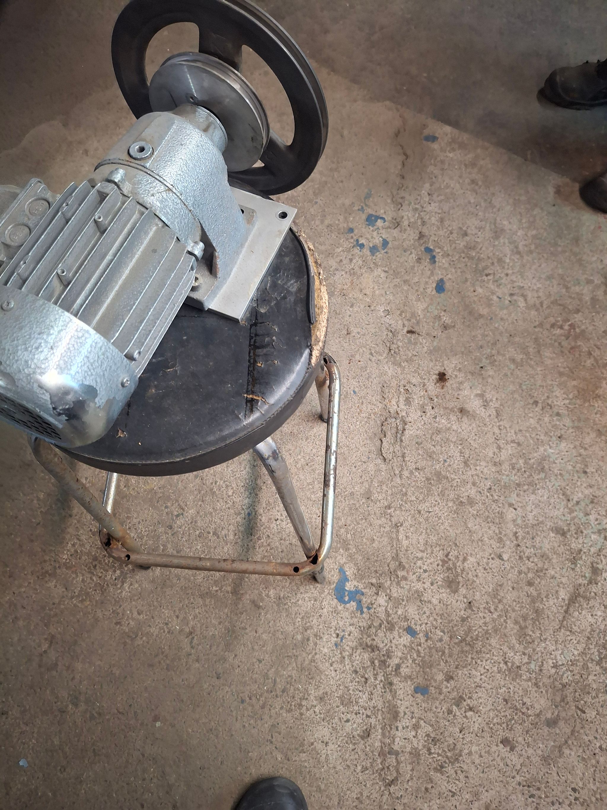 Image 11/28