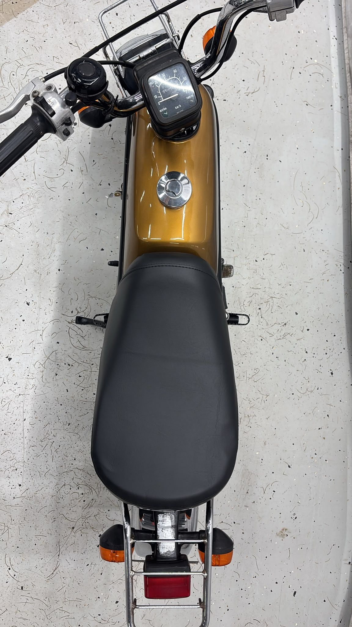 Image 6/10