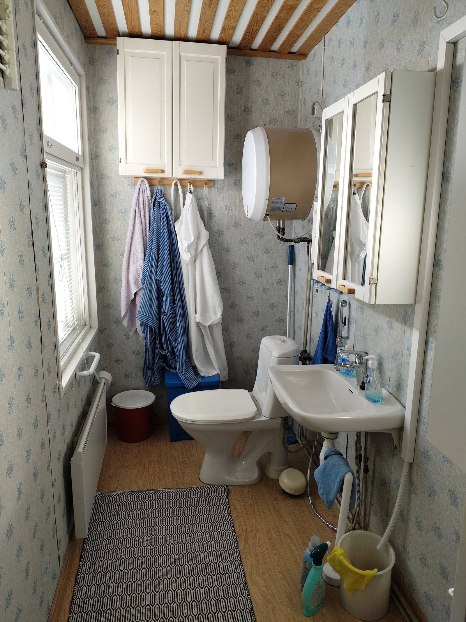 Image 8/15