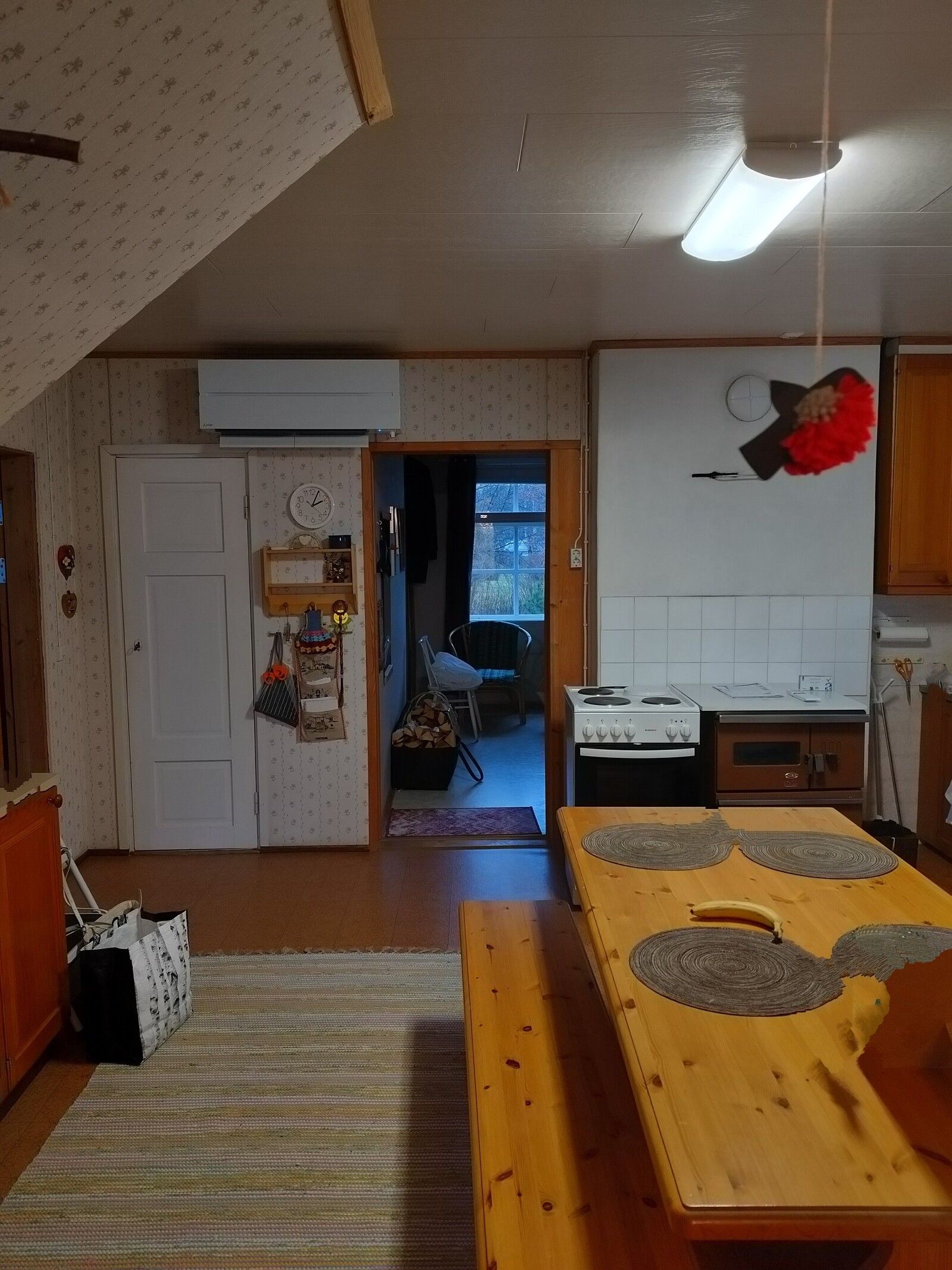 Image 1/15