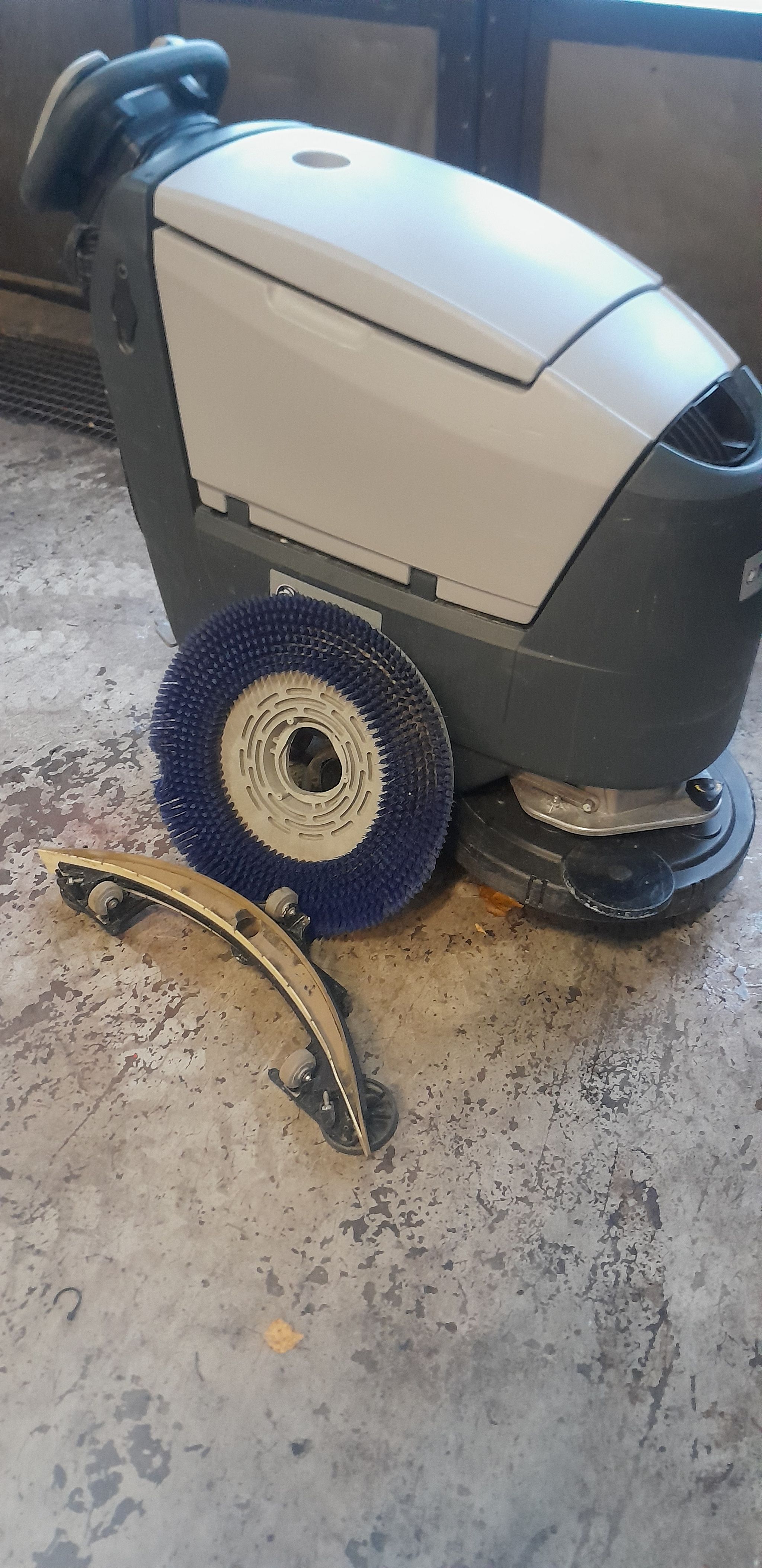 Image 2/10