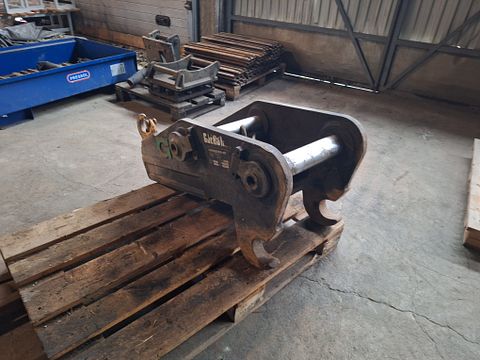 Image 8/15