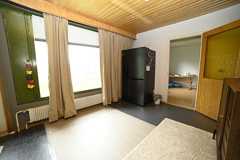 Image 7/36