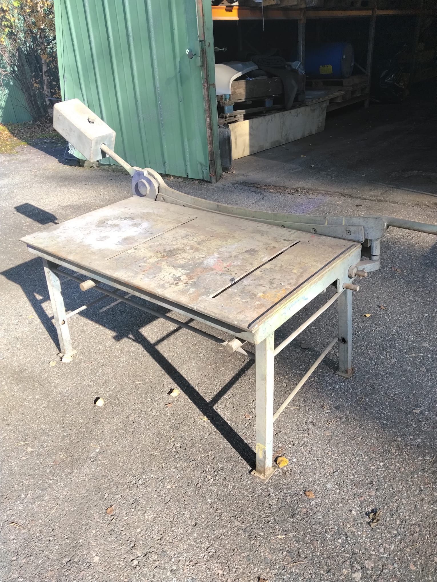 Image 1/2