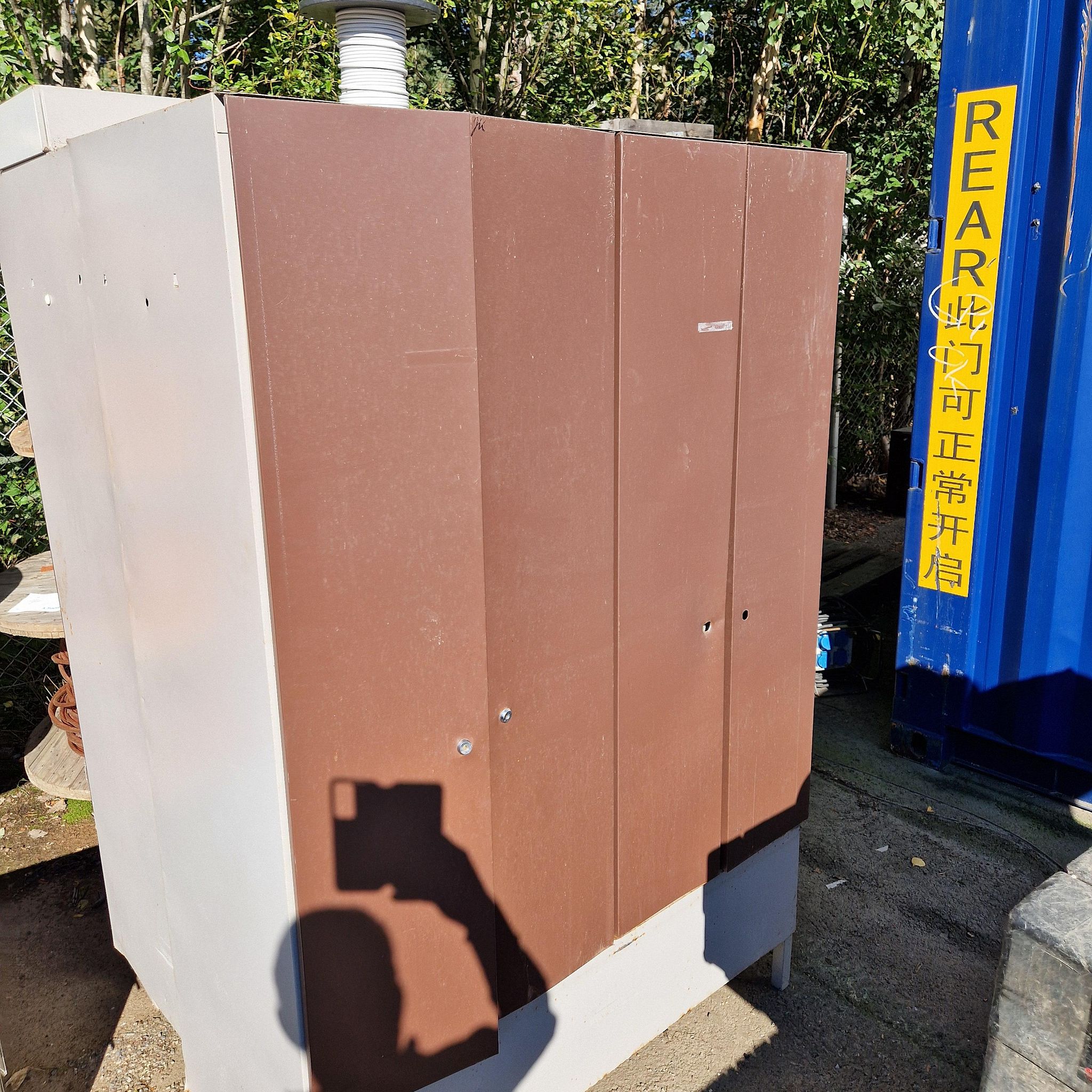 Image 1/2