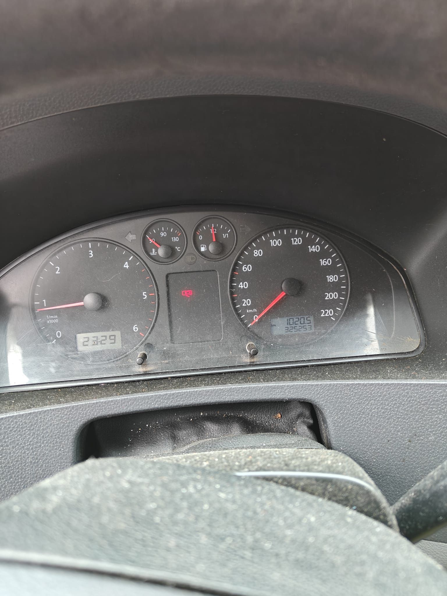 Image 8/10