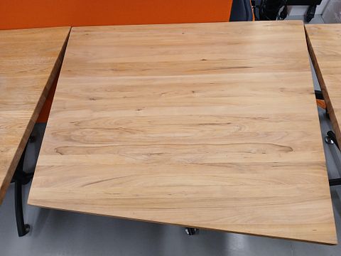 Image 3/7