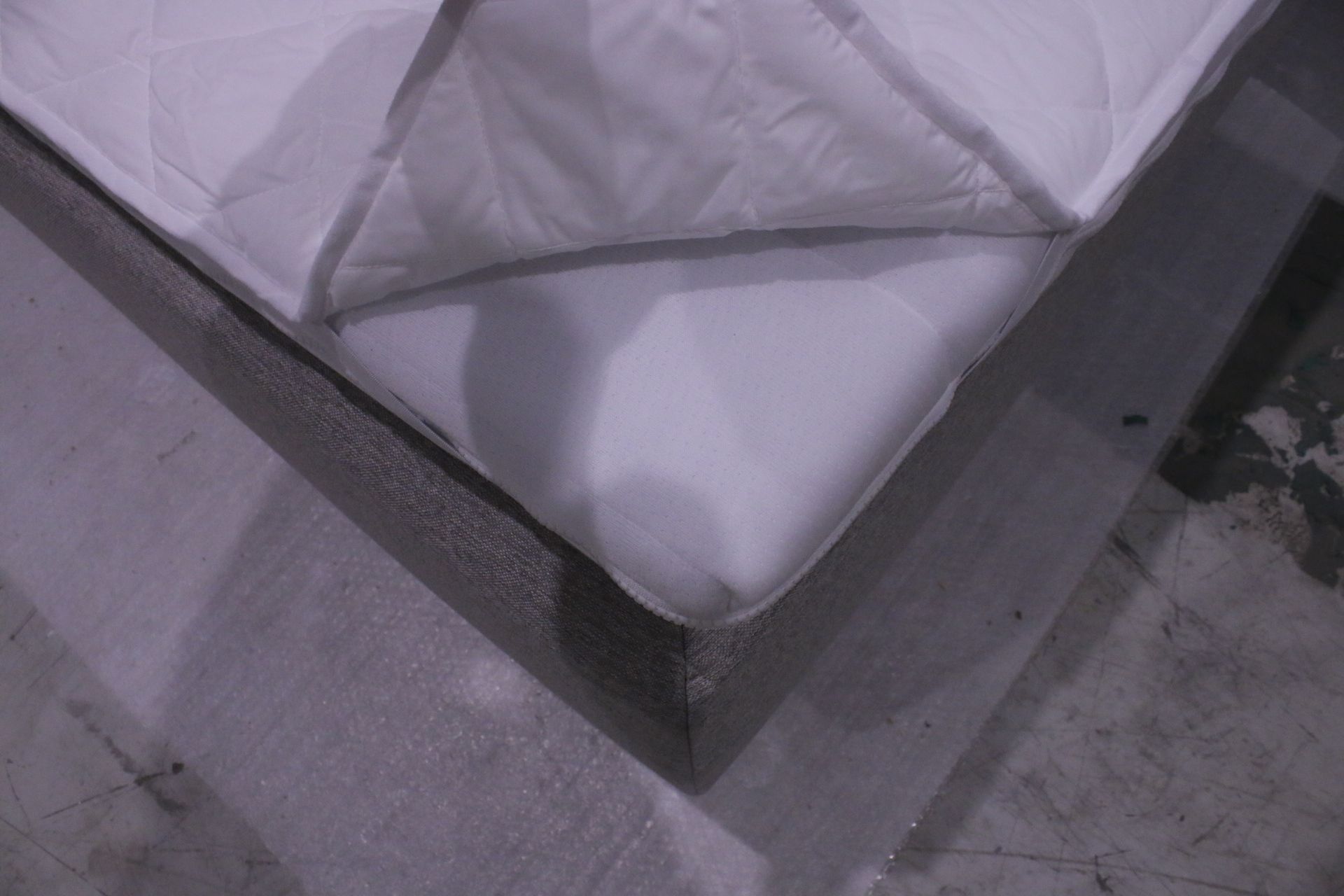 Image 6/6