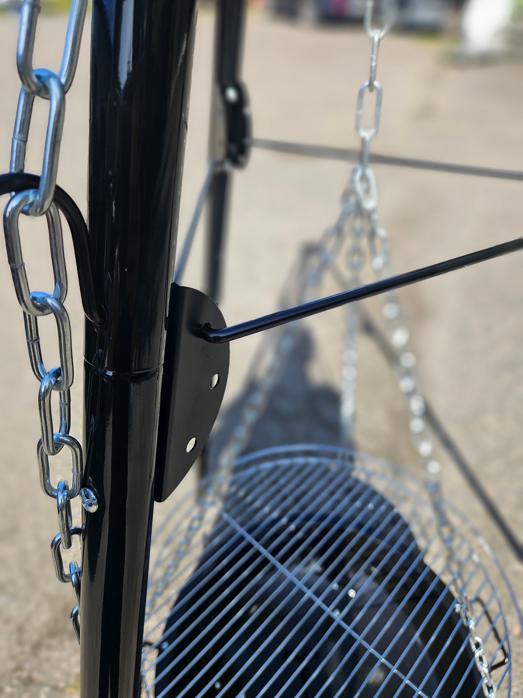Image 4/8