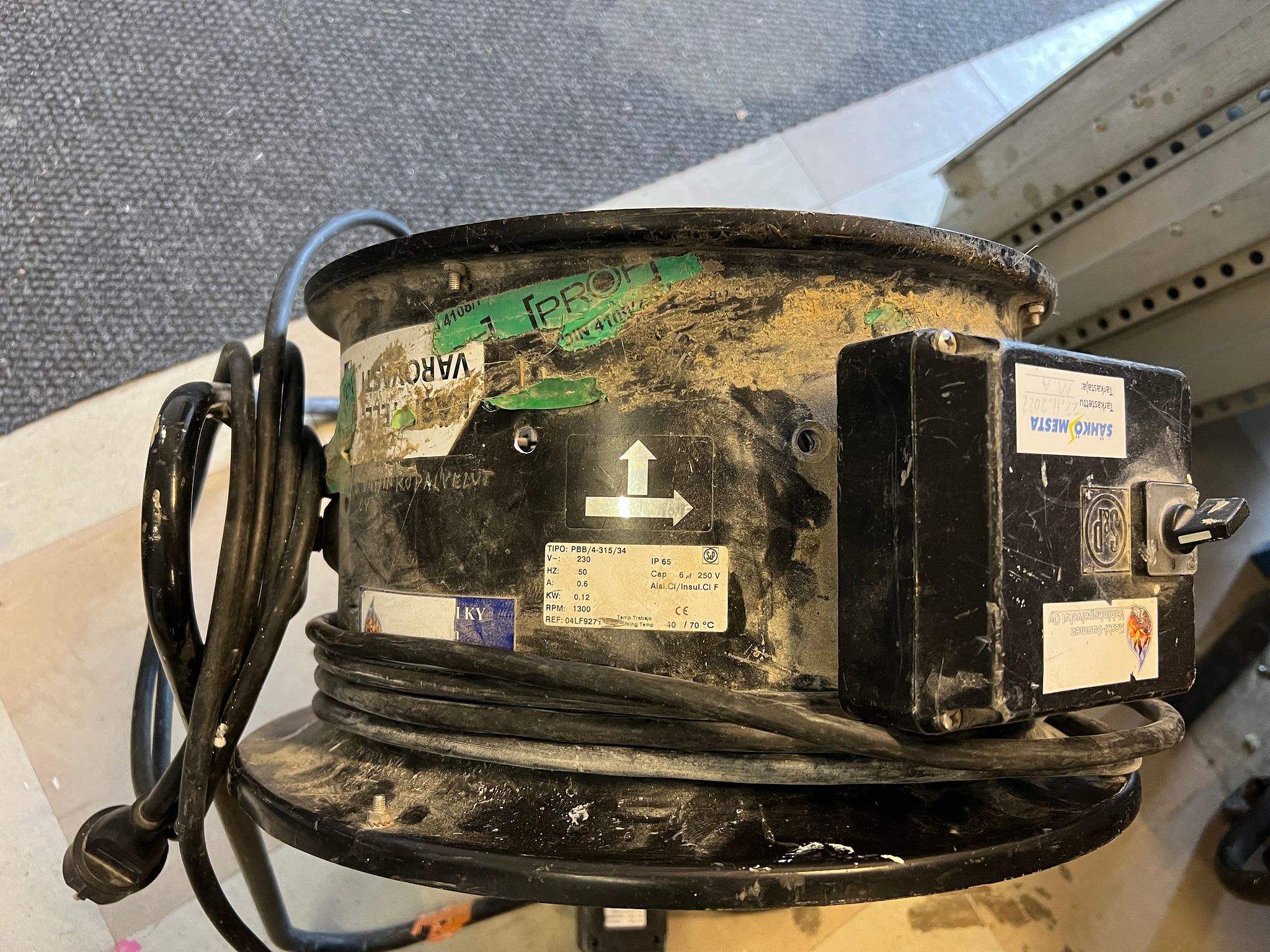 Image 4/6