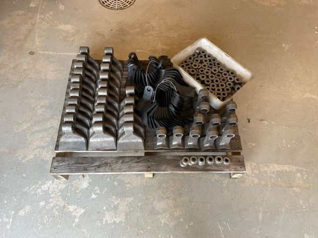 Image 1/8
