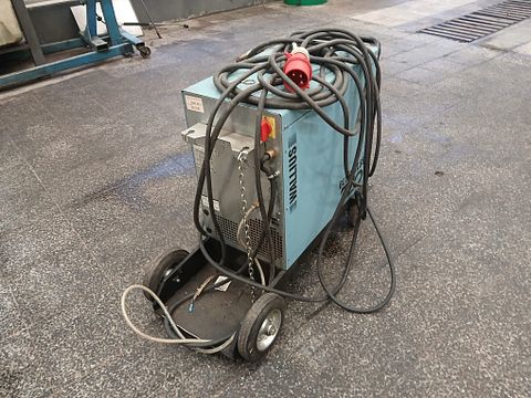 Image 3/7