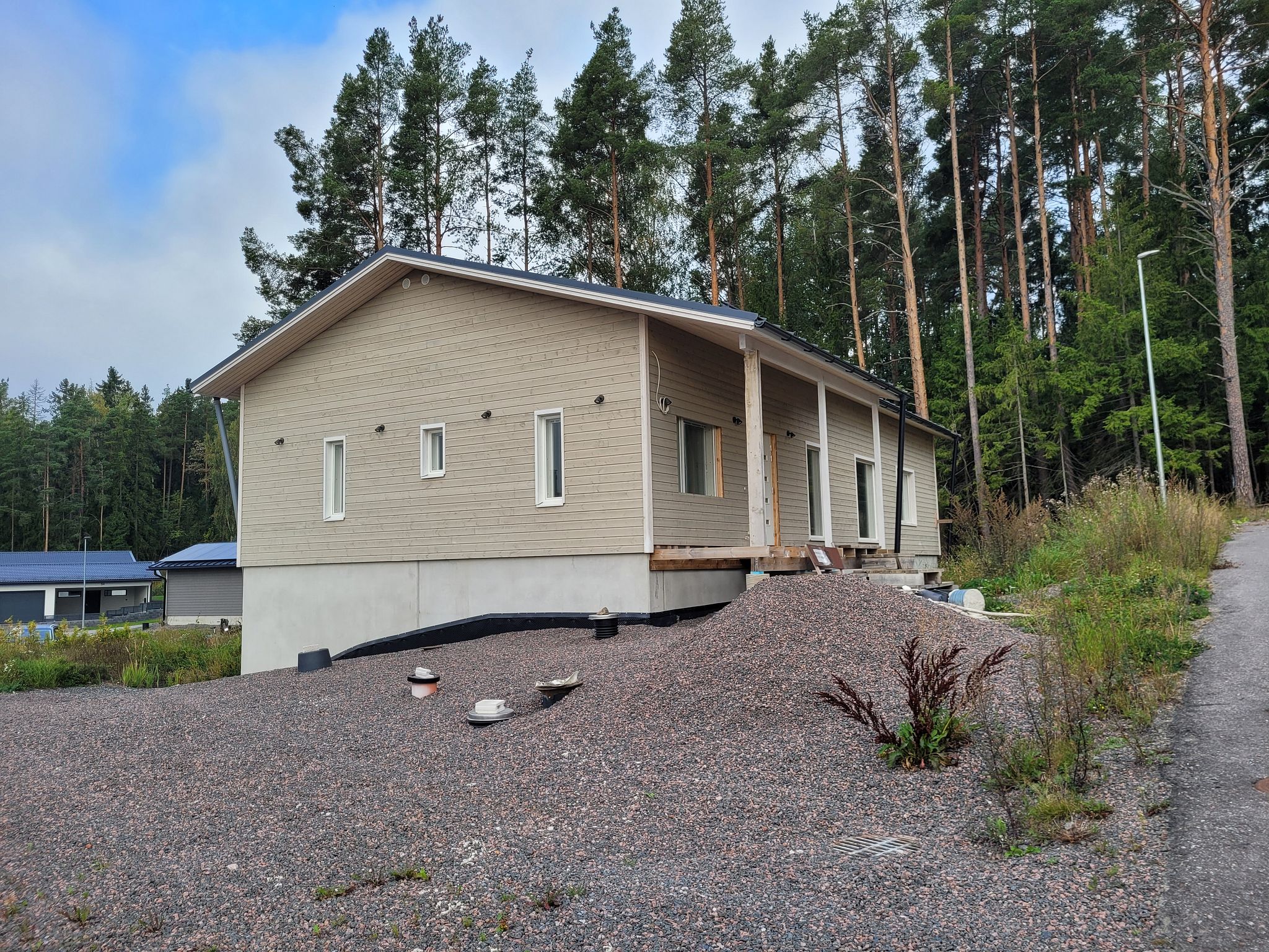 Image 1/85