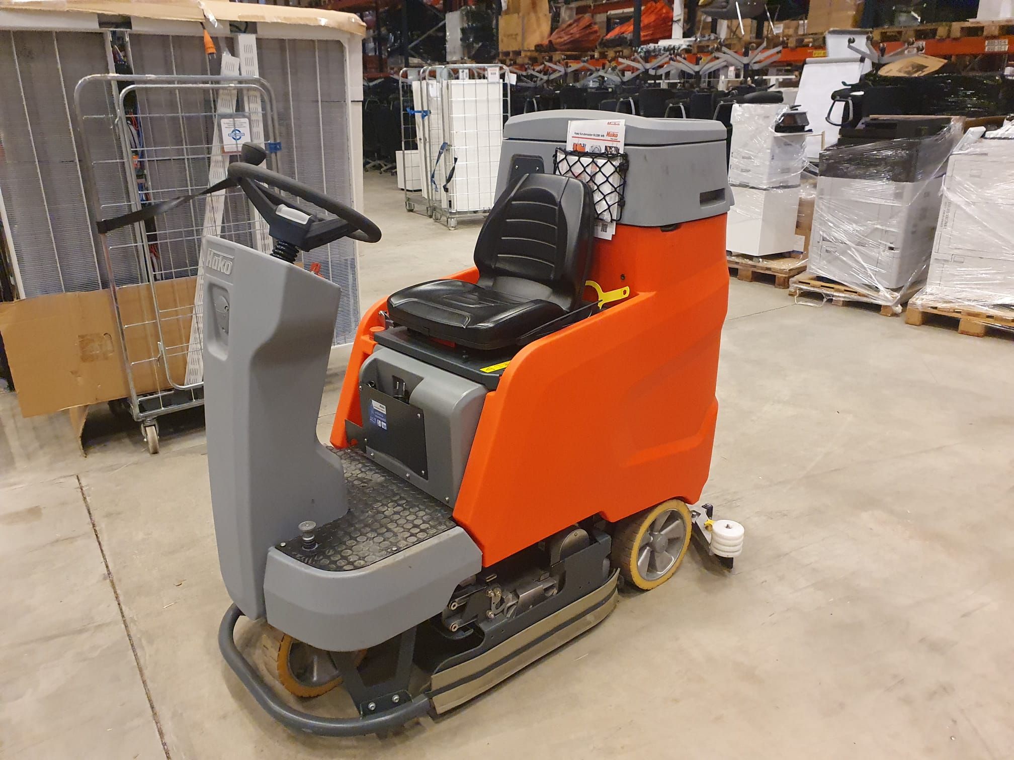 Hako Scrubmaster B120 R WB700 ajettava yhdistelmäkone, Kirkkonummi ...