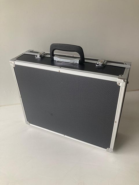 Image 4/4