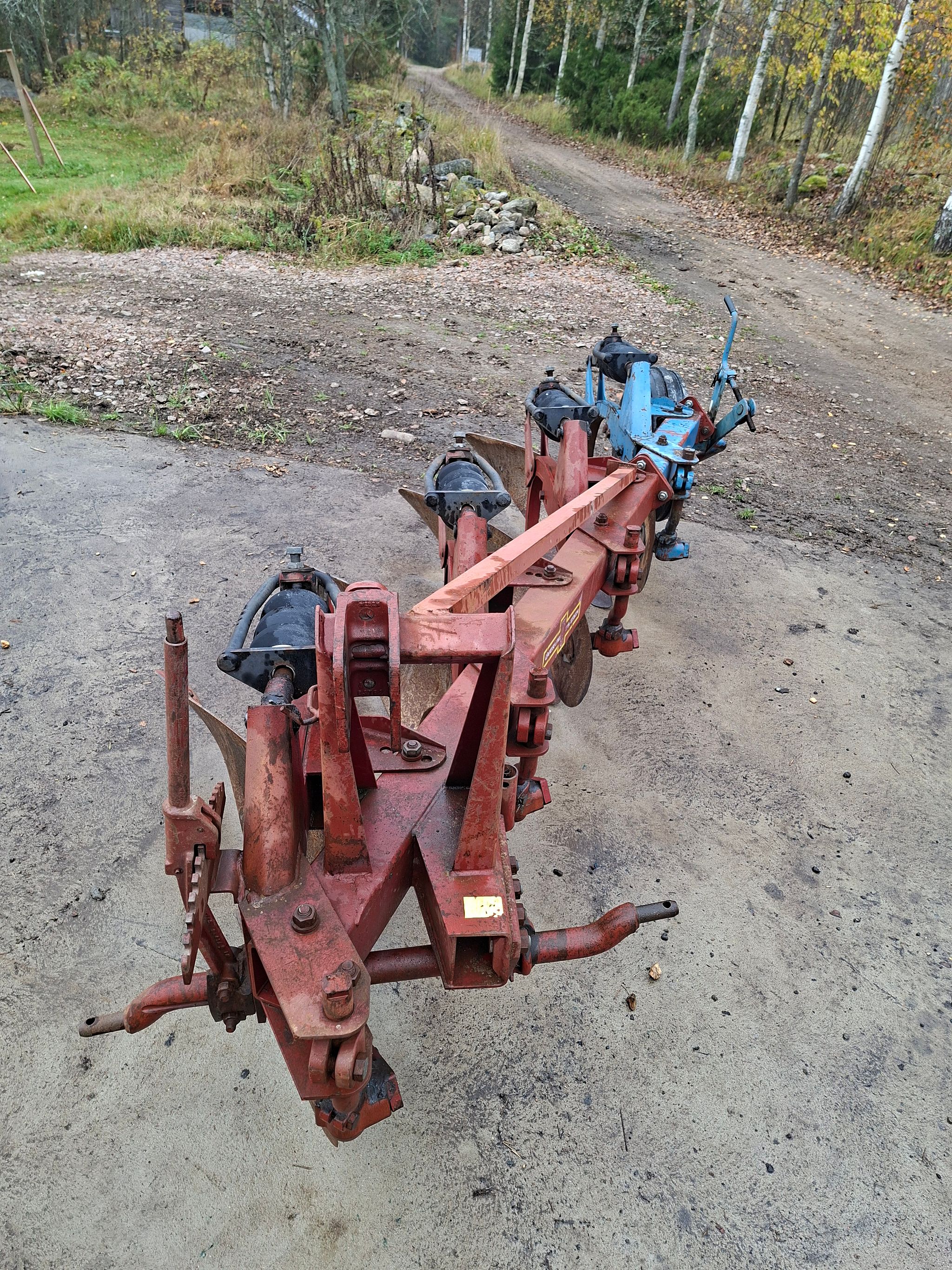 Image 3/8