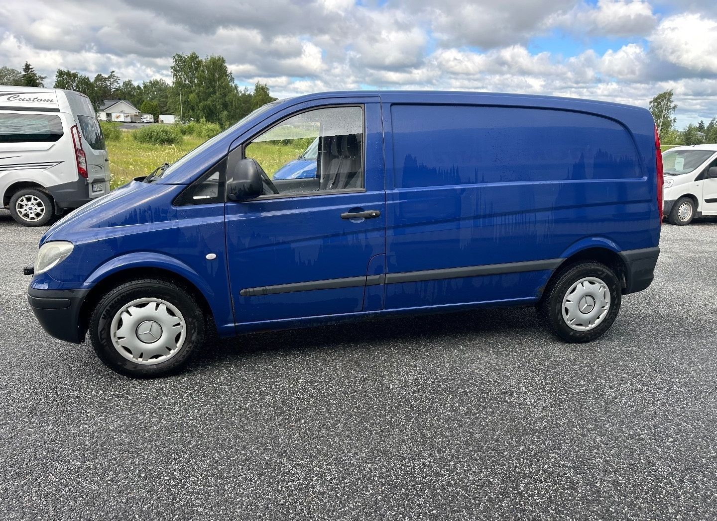 Image 2/9