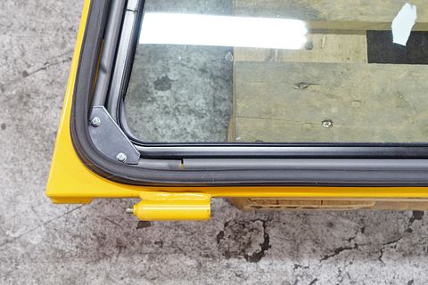 Image 8/12