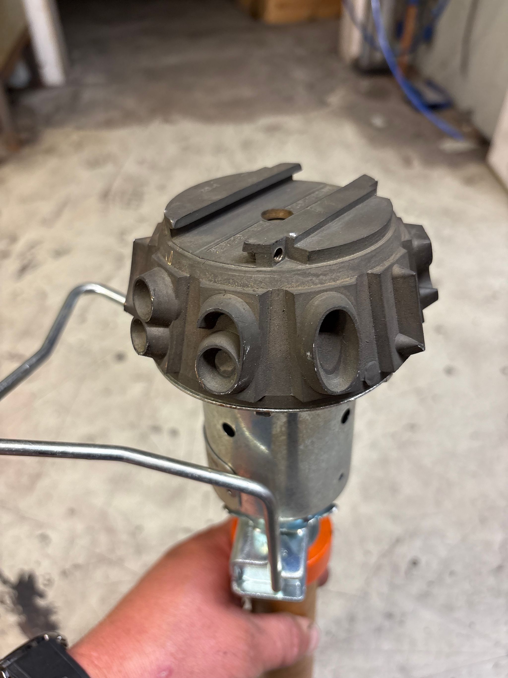 Image 6/9