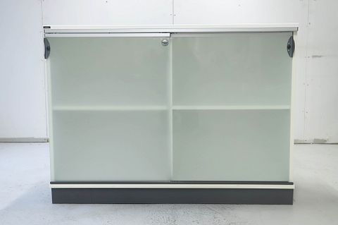 Image 4/10