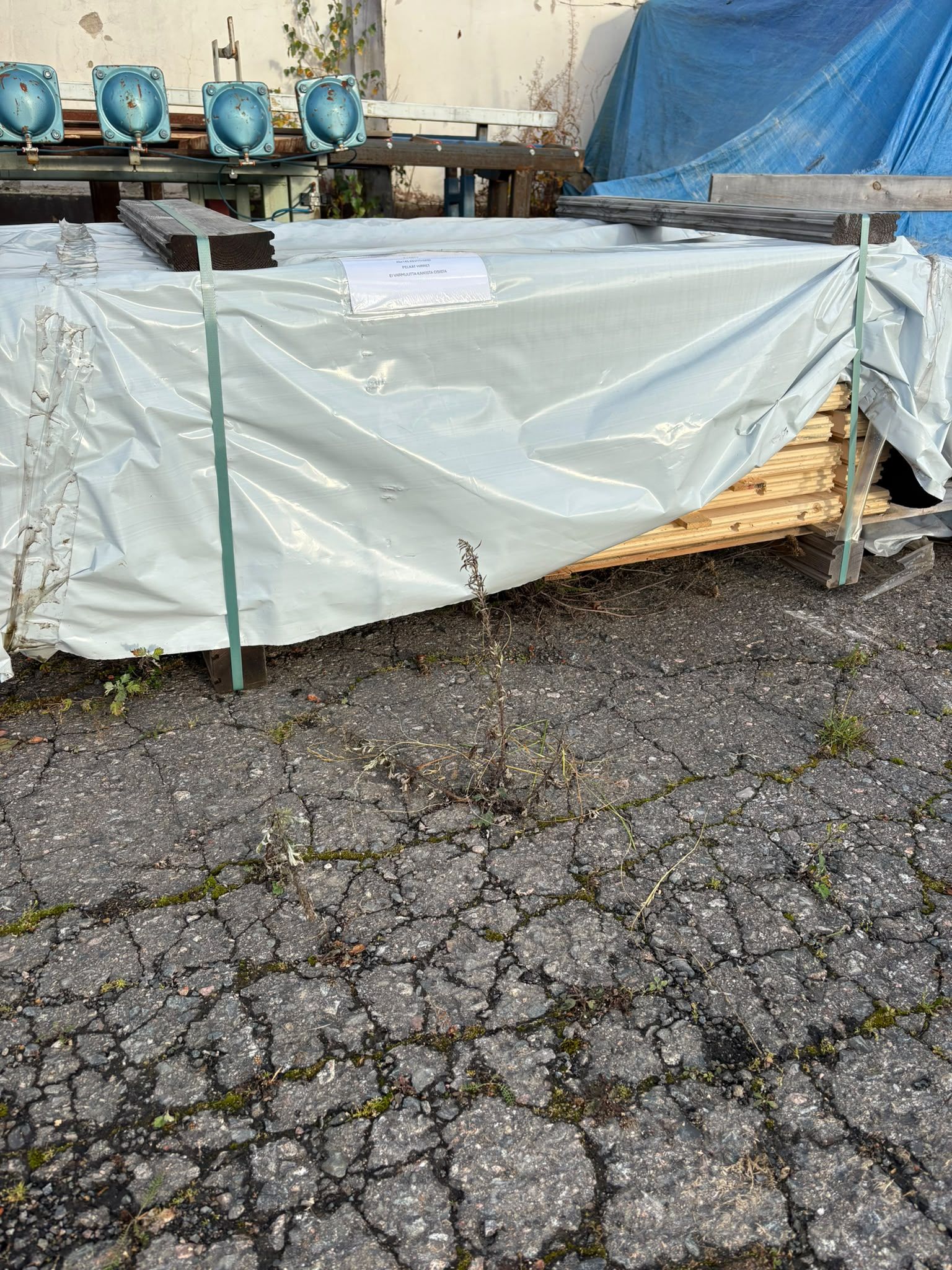 Image 3/4