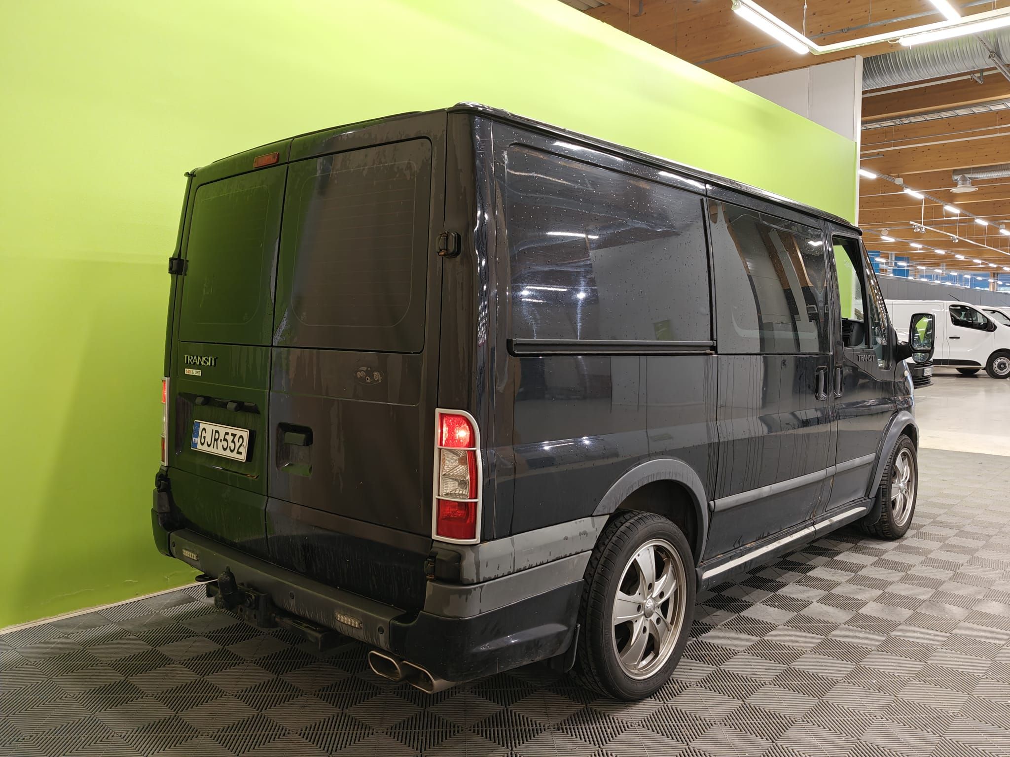 Image 3/40