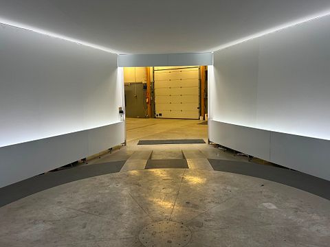 Image 2/23