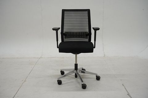 Image 1/8