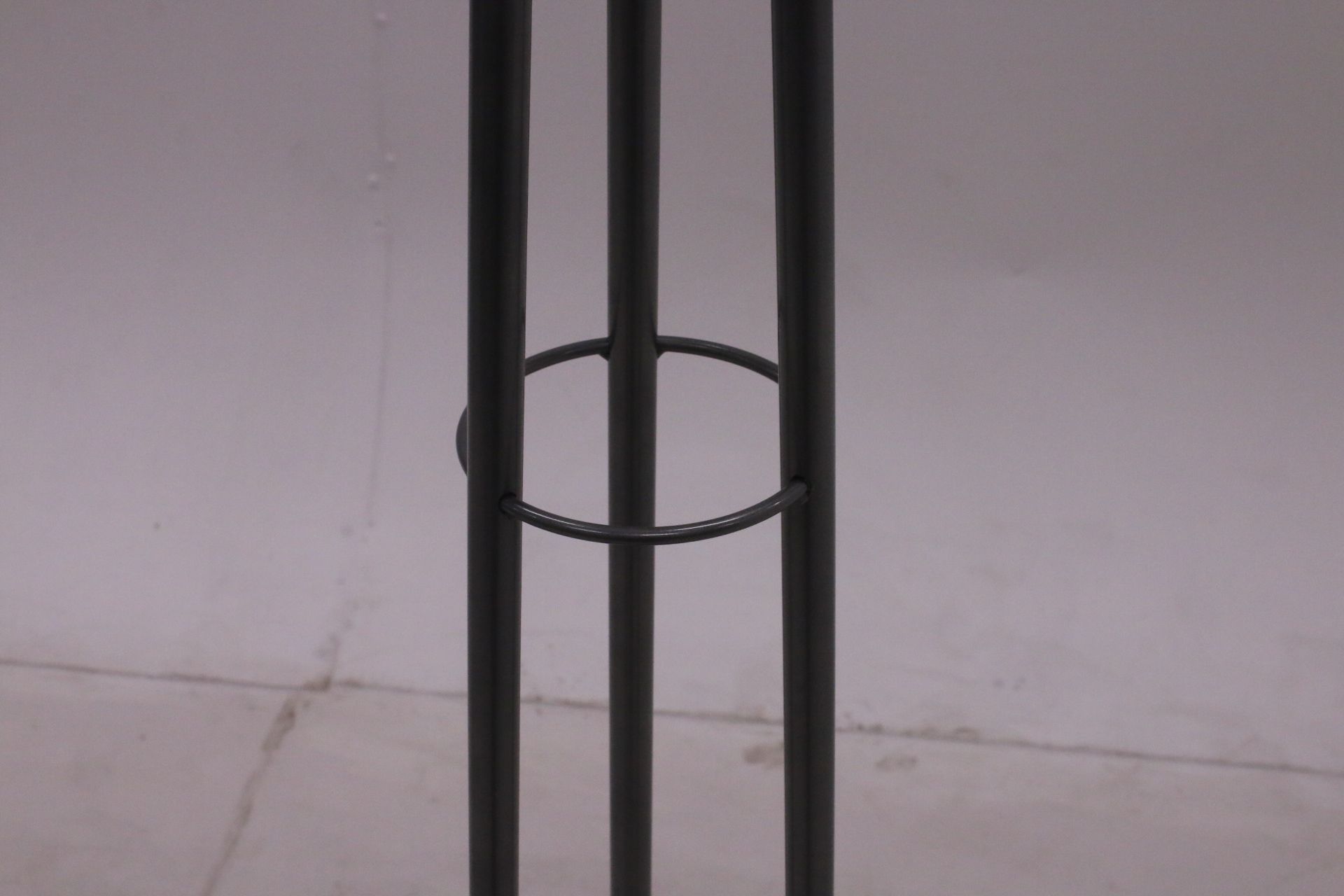 Image 3/9