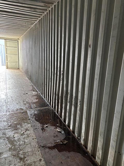 Image 4/8