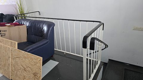 Image 2/5