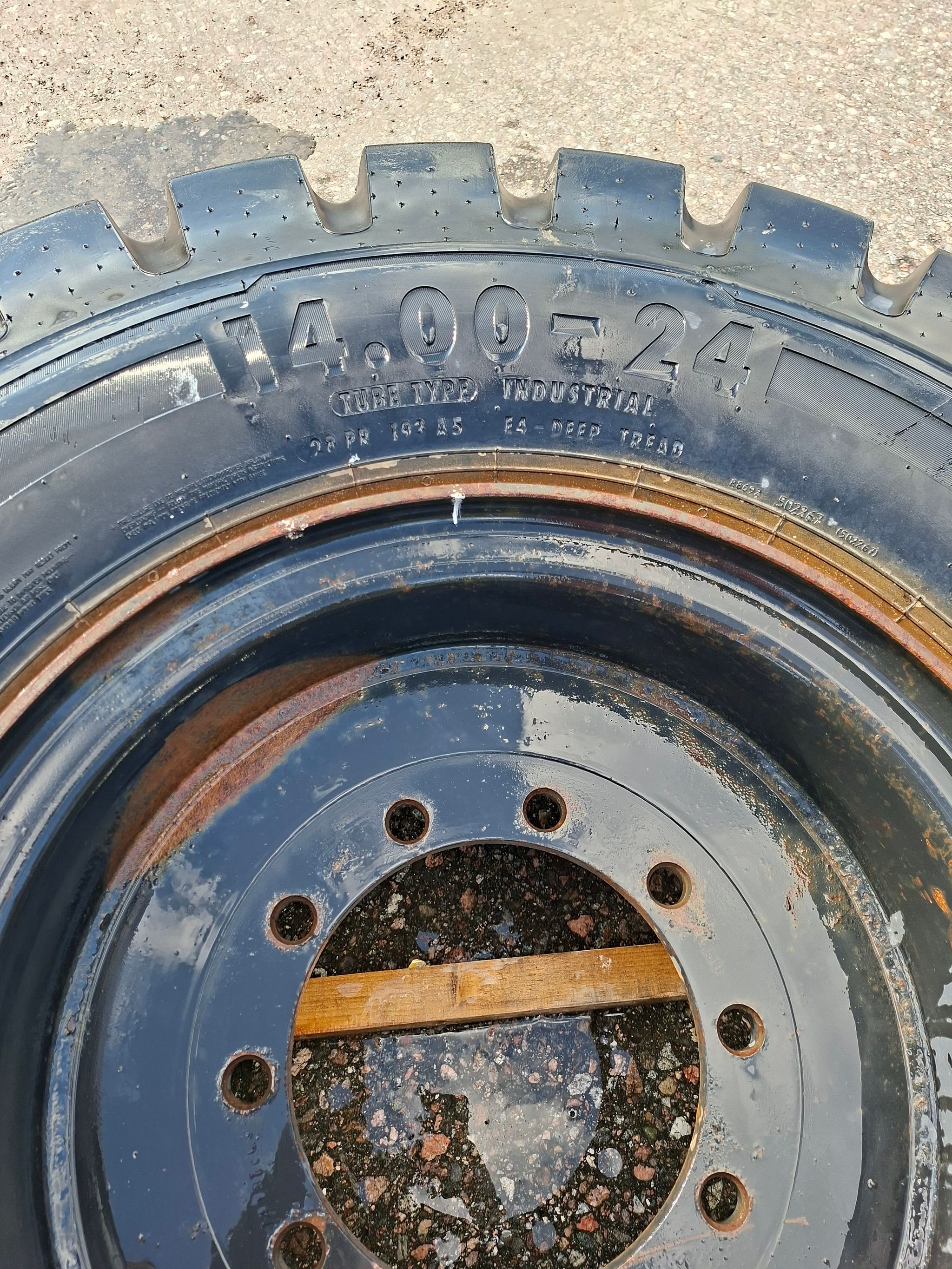 Image 7/8
