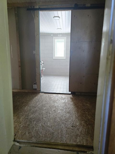 Image 7/53