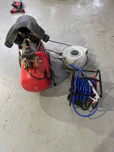 Image 3/9